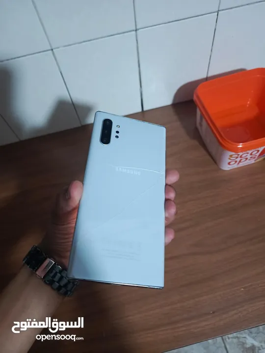 سامسونج نوت 10بلس 5g وكاله جهاز سعره جديد 500 اشتريته قبل ثلاث ايام وقت و انكسر اخذت ب 200 مشالله