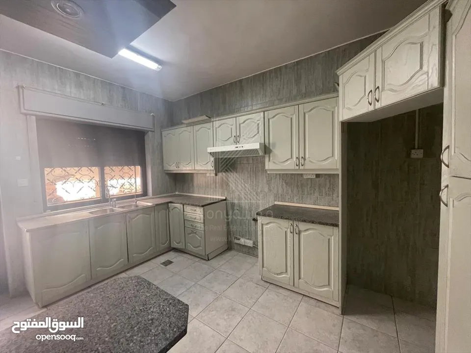 شقة فاخرة للايجار في عبدون