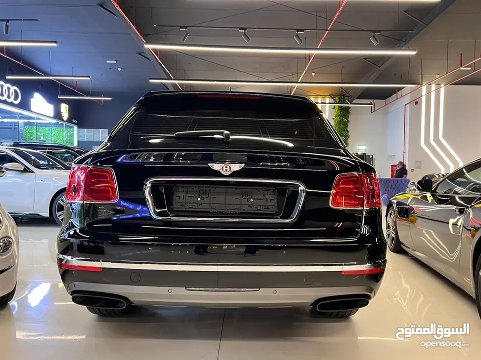 Bentayga W12/ 2018 GCC / Very good condition