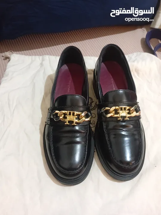 حذاء اصلي  من ماركة Tommy Hilfiger مقاس 38 سعره الحقيقي 200$