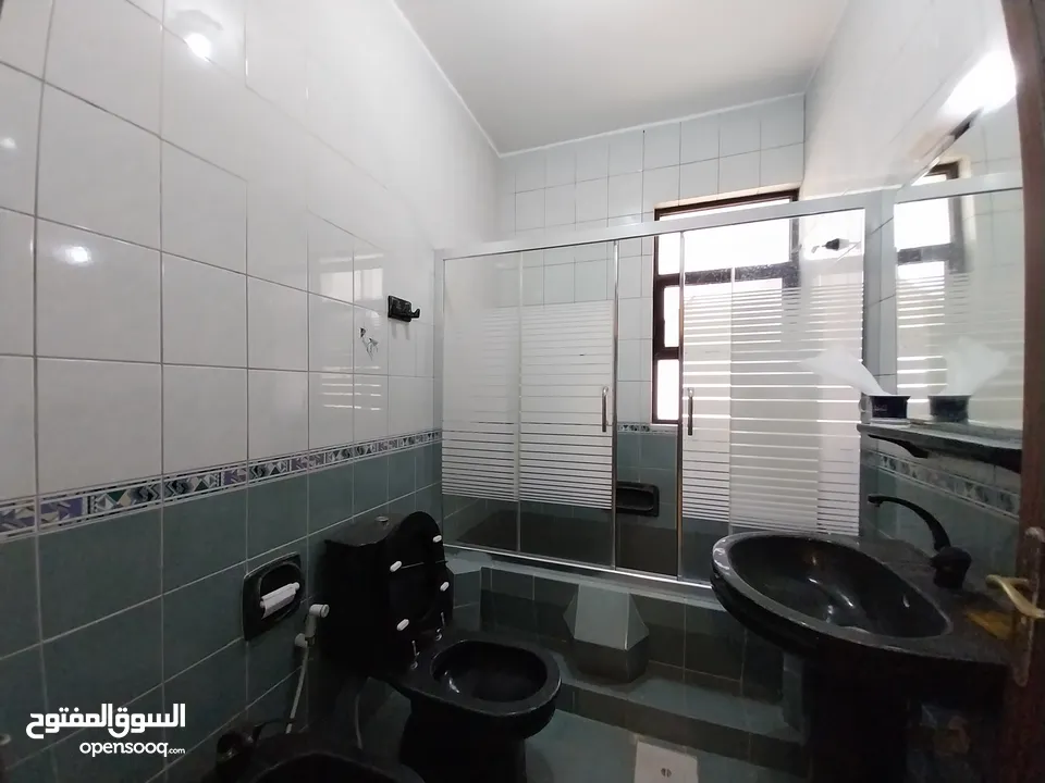 شقة للايجار في عبدون  ( Property 33022 )-174964653