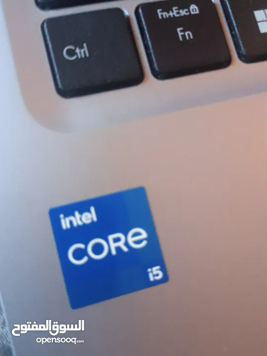 لاب توب مستعمل 5 اشهر ASUS Vivobook شبه جديد مع كرتونتو و شاحنو الأصلي