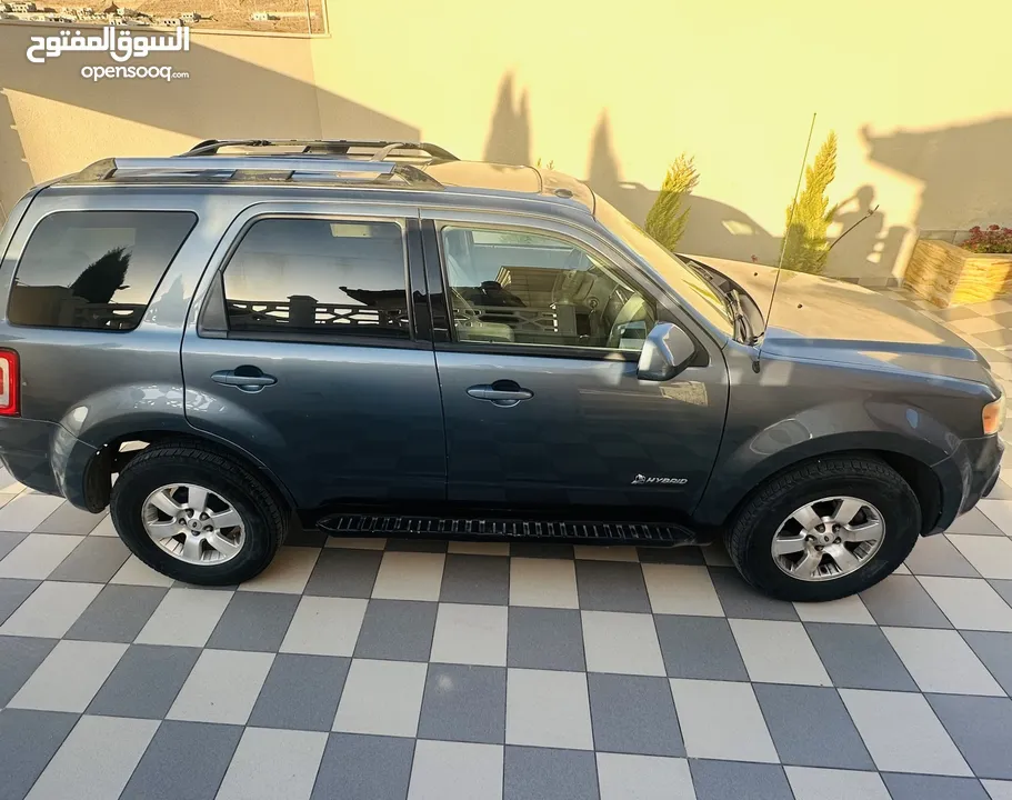 Ford Escape 2010  فورد إسكيب 2010  للبيع / نظيفة جداً / مالك واحد / لميتد فل الفل / ع حبتها ونظافتها