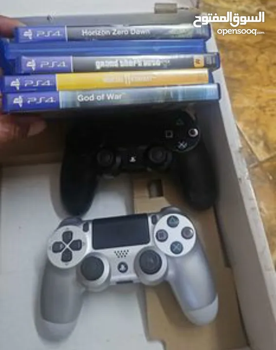 ps4 for sale urgently  2 controller  whit 5 games all cables