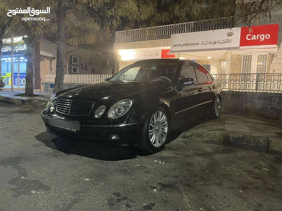 مرسيدس ‏E200 2005 أفنجارد  فل الفًل فحص ثلاثة جيد ضربة وسط الشاصي يعني تعتبر أربعة جيد