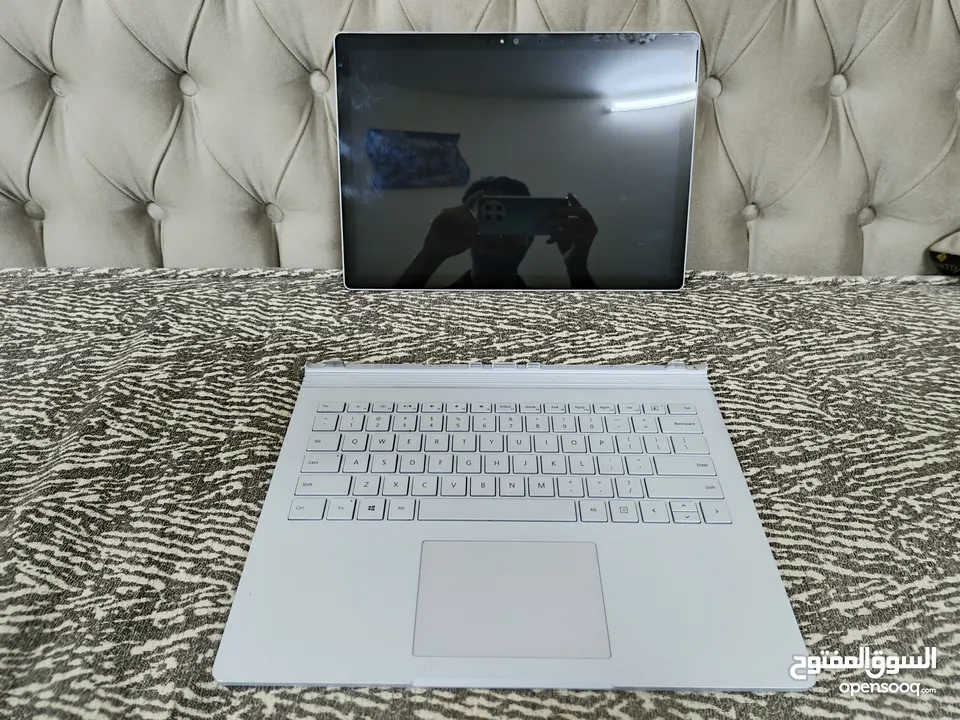 سيرفس surface book