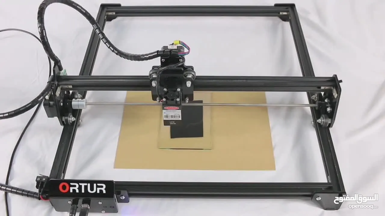 جهاز رسم ليزر Ortur Laser CO2 المميز المعروف بقدرته على الرسم على مختلف الخامات