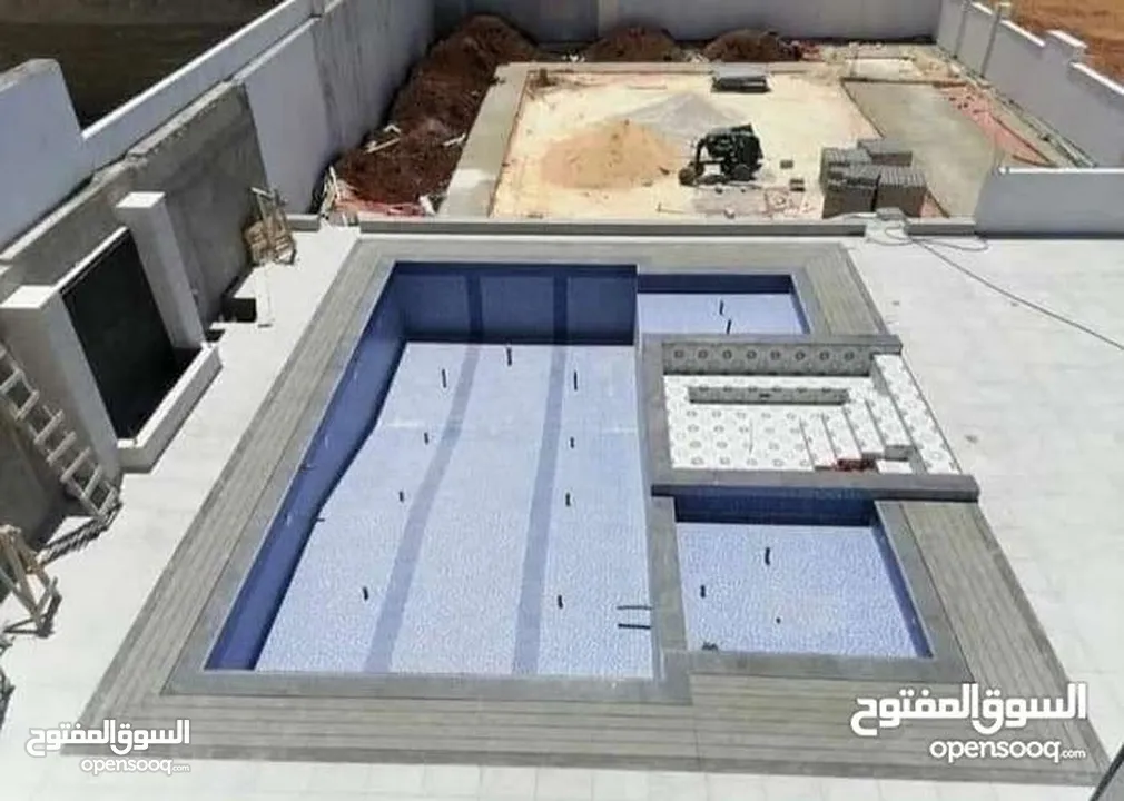 مختصين ببرك السباحة والشلالات