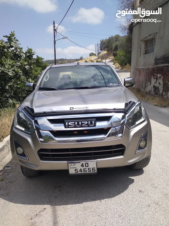 بكب ايسوزو ديماكس LS نشمي 4×4 موديل2016 قصة2017  فحص كامل الصنف الاول محرك 3000 على وضع الشركه