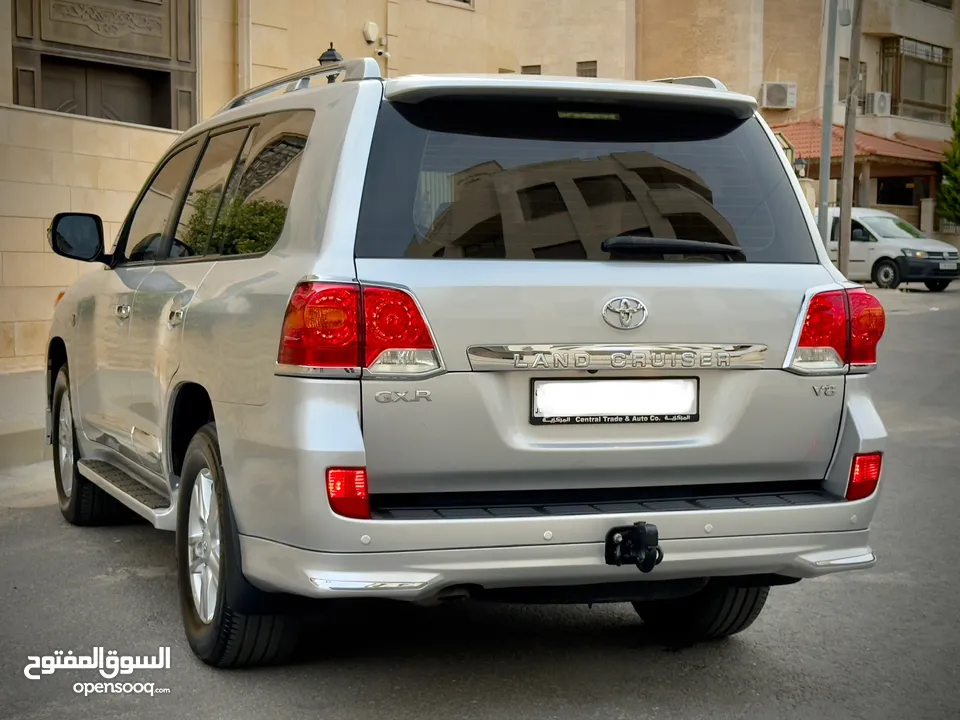 تويوتا لاند كروزر (GXR 2015 (V8 وارد صيانة الشركة ( طلب خاص 60th) مالك واحد بحالة الوكالة