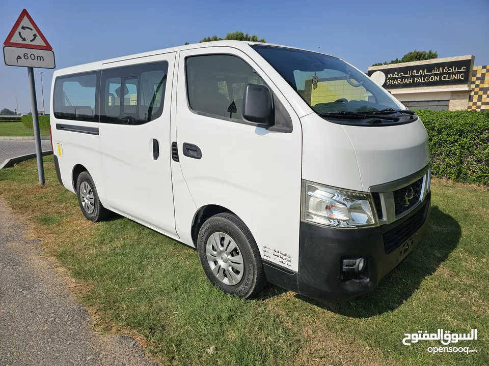 Nissan Urvan bus