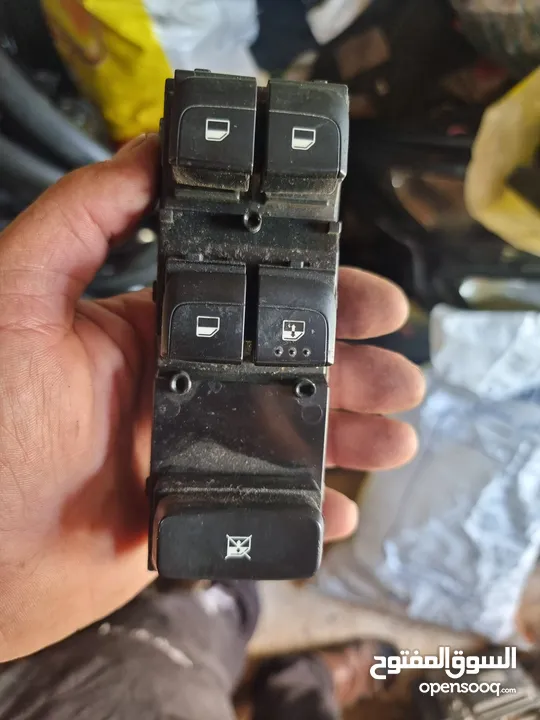 قطع سيارات مشكل للبيع