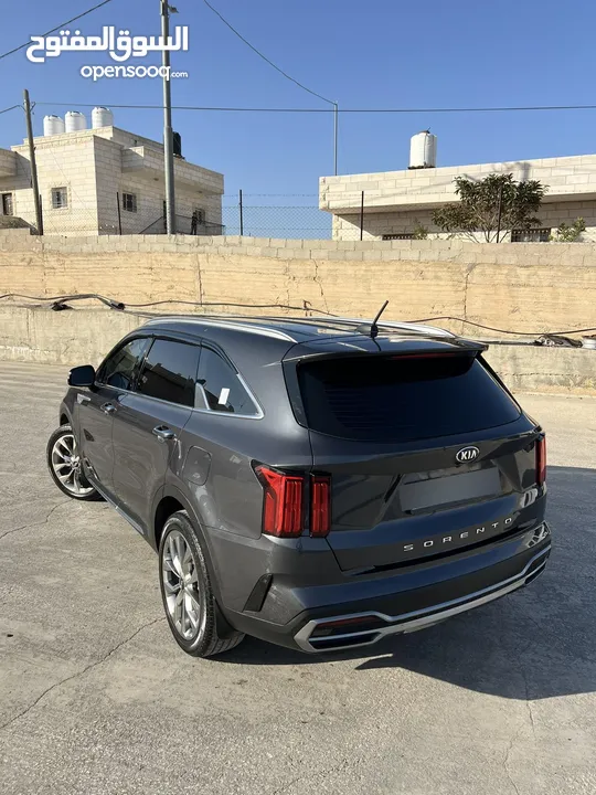 جيب كيا سورينتو للبيع