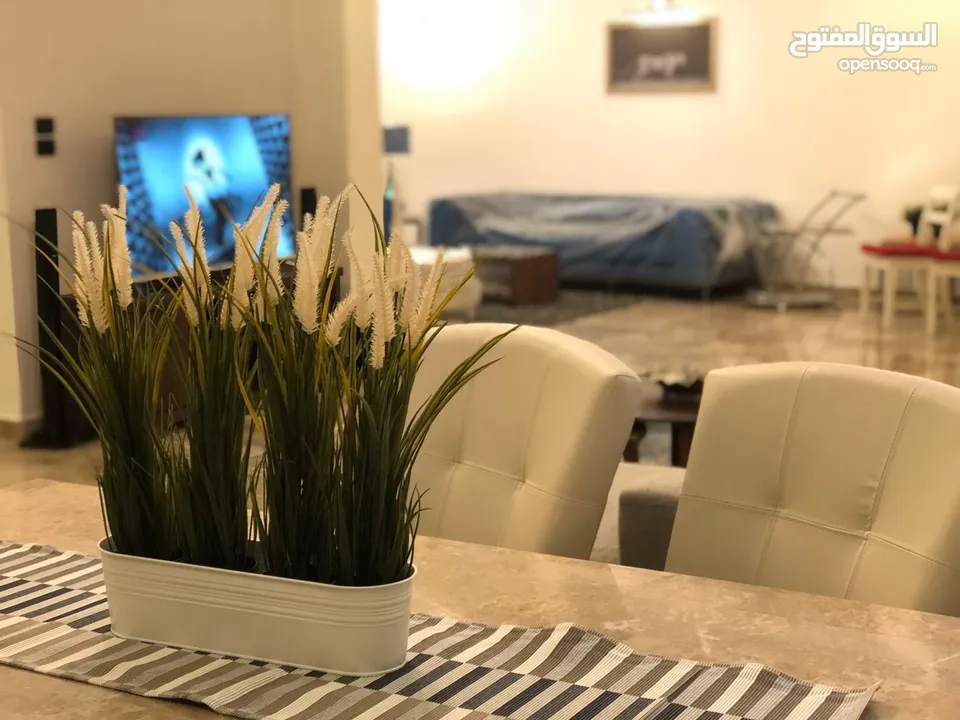 شقة فاخرة جدا ارضية في - دير غبار - بترس وحديقة و كراج و مدخل خاص و فرش فاخر (ID#: 6896)