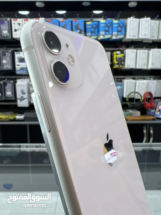 iPhone 11 (128) GB ايفون 11 مستعمل بحالة جيدة جدا بطارية 92٪؜ لون ابيض كفالة محل