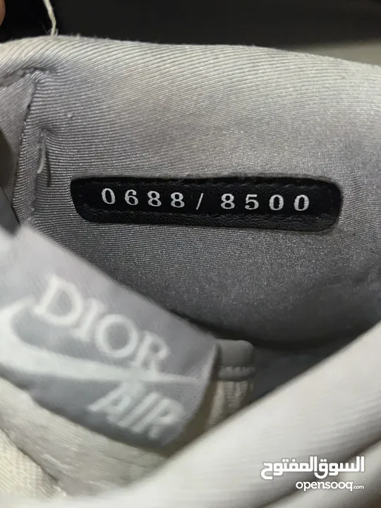 للبيع - حذاء Air Jordan أصلي بتصميم حصري (Dior Edition)