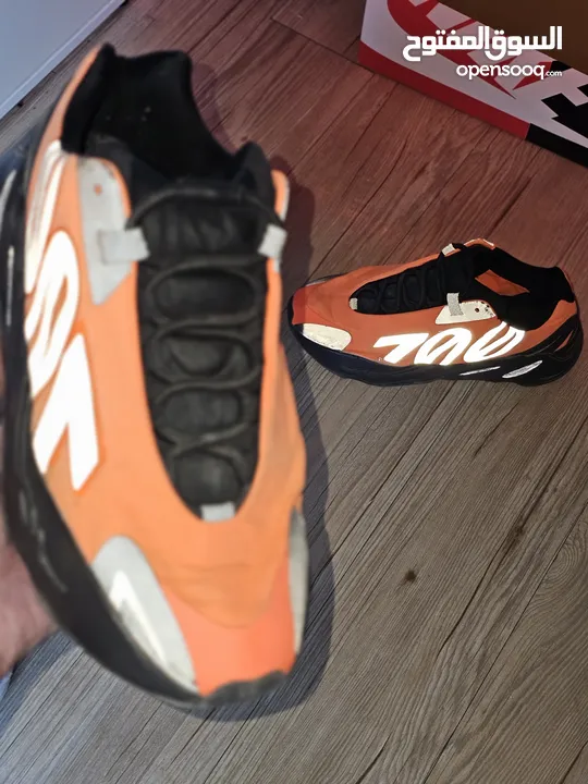 Adidas Yeezy 700 MNVN Orange Size(US):9