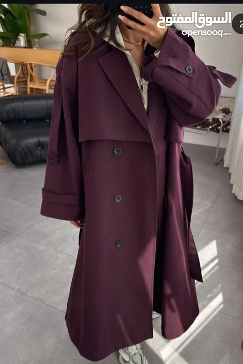 ترنشكوت جديد مش مستعمل للبيع بسعر ممتاز ومناسب، خامة تركية تقيلة باللون البرغندي