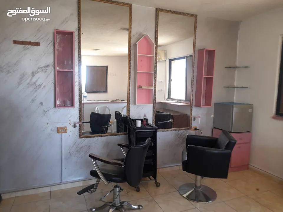 اغراض للبيع بداعي السفر تصلح للبيت او لصالون او لمحل