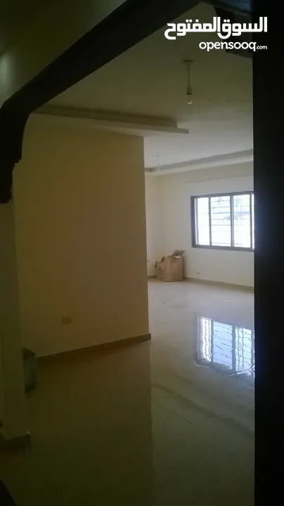 شقة سوبر ديلوكس للايجار جانب جامعة البترا