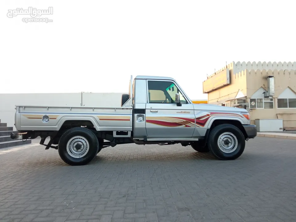 Toyota land cruiser pickup/shas