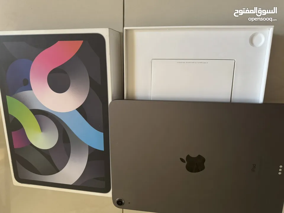 iPad Air 4 (64gb) بحالة الوكالة ايباد اير 4