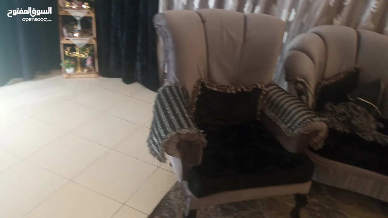 طقم  كنب 7 مقاعد للبيع