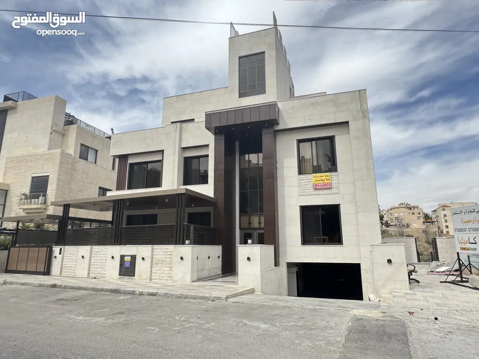 شقة مميزة بإطلالة جميله بمساحة مميزة 148م طابق اول بتشطيبات فخمه