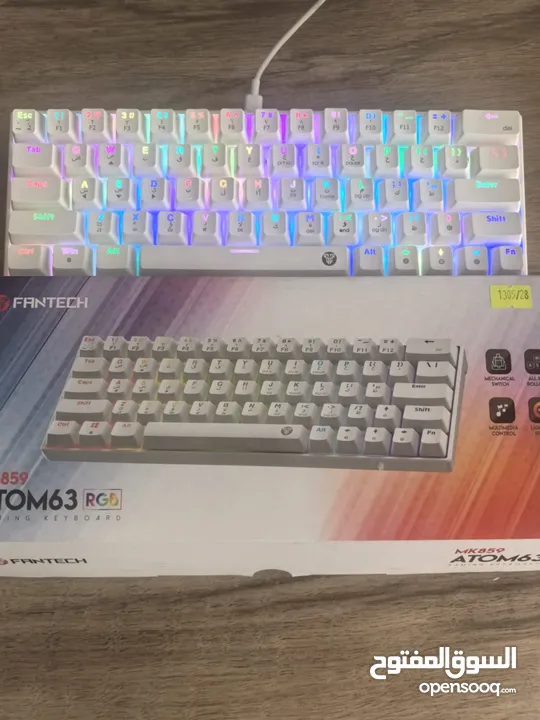 fantech atom 63 very clean and only been used for 2 weeks mechanical keyboard with blue switches