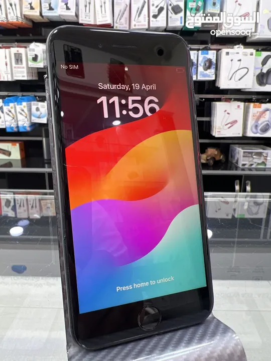 iPhone Se 2020 (128 GB) ايفون اس اي مستعمل بحالة جيدة جدا جدا بطارية مغيرة جديدة  كفالة محل عالجهاز