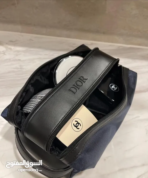 شنطه يد ديور اصليه للشباب والبنات dior origenal unisix handbag