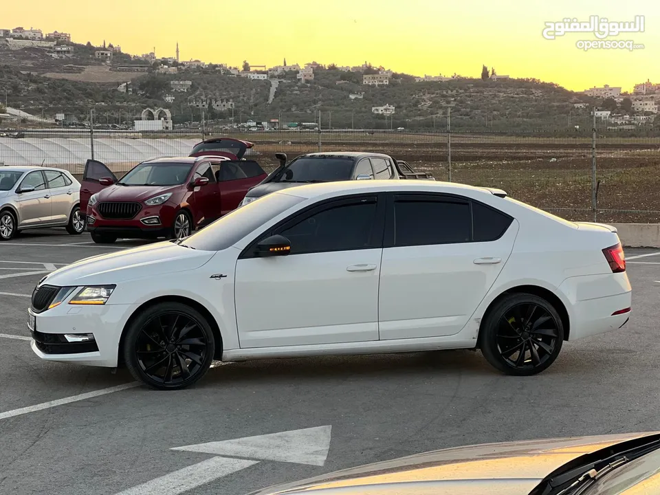 سكودا اكتافيا 2019/اتوماتيك ماتور 2000 ديزل فل الفل بدون فتحة بلاك اديشن