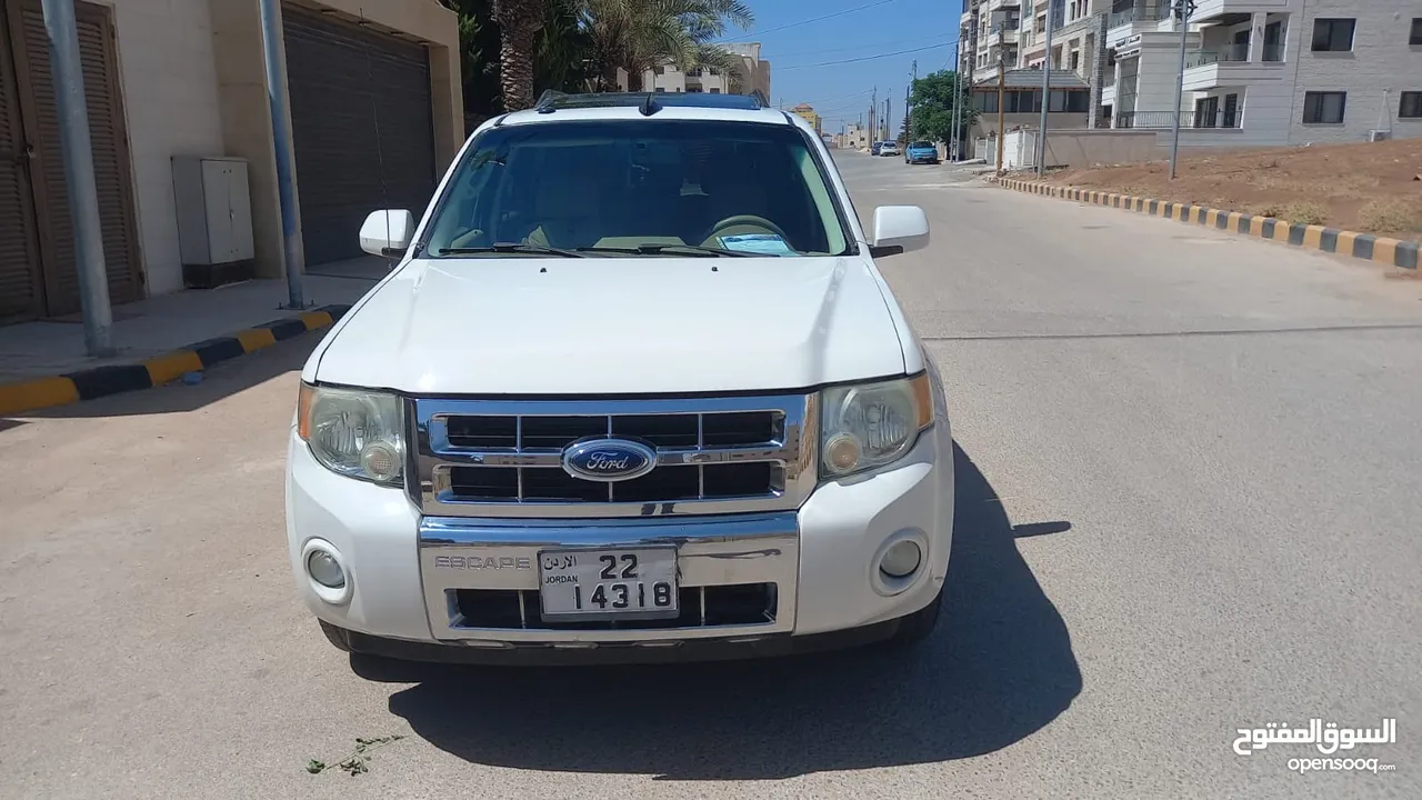 فورد اسكايب فل بفتحه فحص 3 جيد لون ابيض لؤلؤي بسعر مغري قابل للبدل