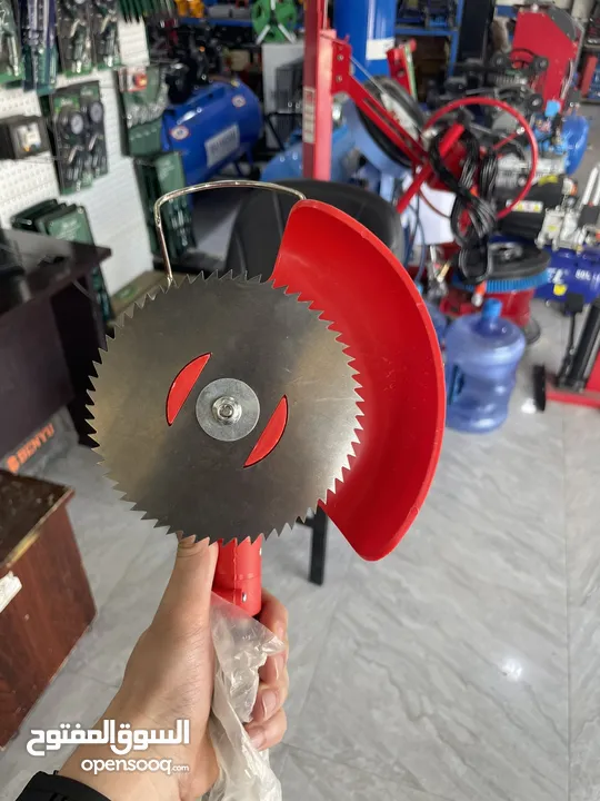 مقص أعشاب شحن