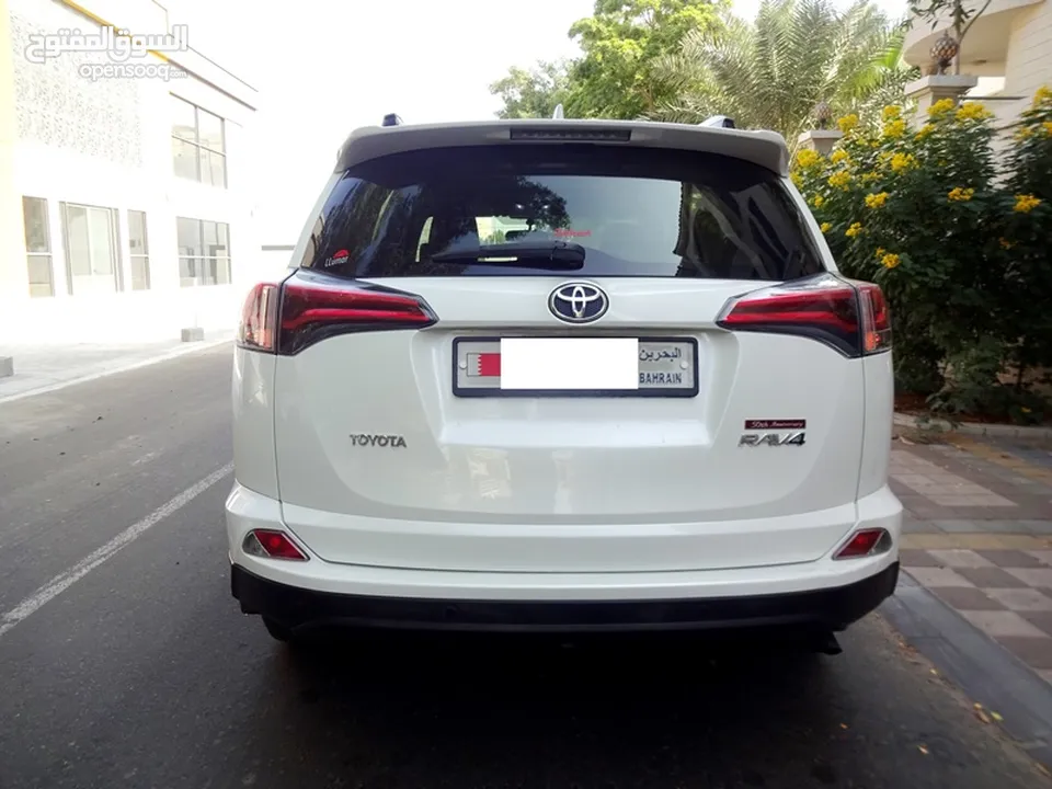 Toyota Rav4 2.5 L 2018 White Single User Well Maintained Urgent Sale