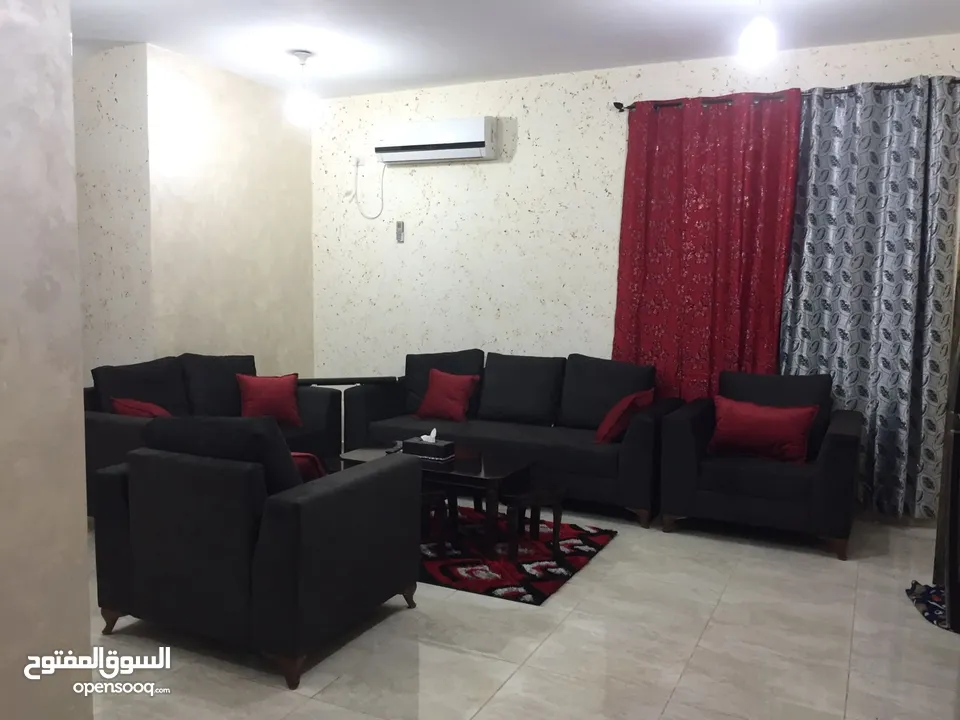 فيلا للبيع بالقرب بشارع الباباي