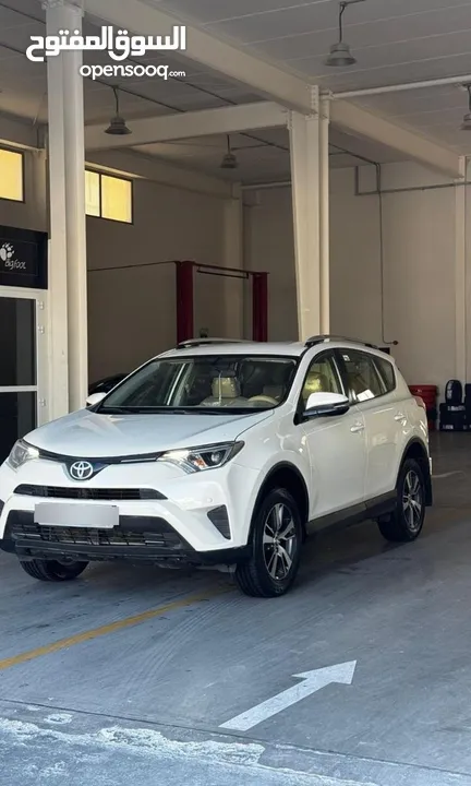 راف فور موديل 2016 نظيف جدا كل شي شغال لاتحتاج صيانه اللون ابيض من الداخل بيج المطلوب 5800 قابل