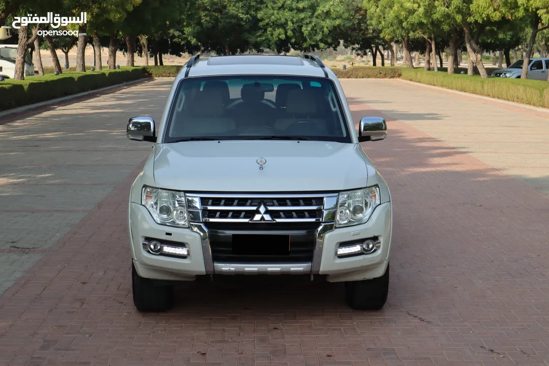 Mitsubishi Pajero Full option ميتسوبيشي باجيرو فول اوبشن تأمين شامل