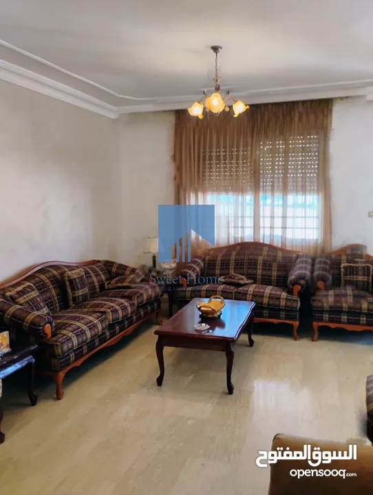 شقة أرضية فاخرة للبيع في الجاردنز  - خلف جريدة الرأي 185م مع ترسات 110م تشطيب سوبر ديلوكس