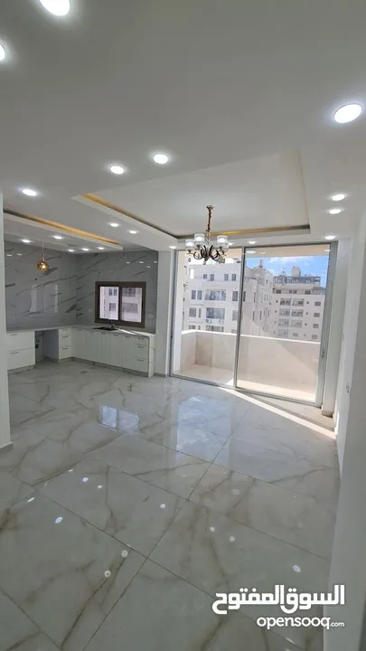 شقة مميزة بسعر العرض وسط طولكرم . وطابو مفروز للبنك