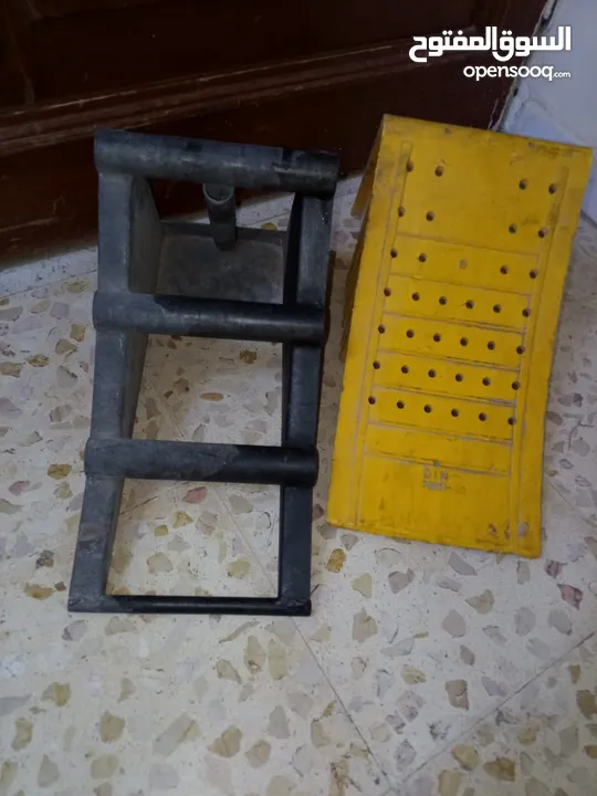 دعمات وعاكسه وفلاشر طورائ  اصلي الماني للآليات الثقيله شاخنات وحافلات 50دينار الكل