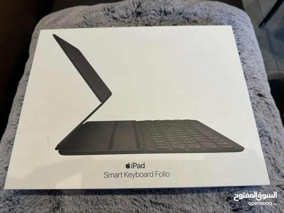 Apple Smart Keyboard Folio for 12'9  Brand New Condition