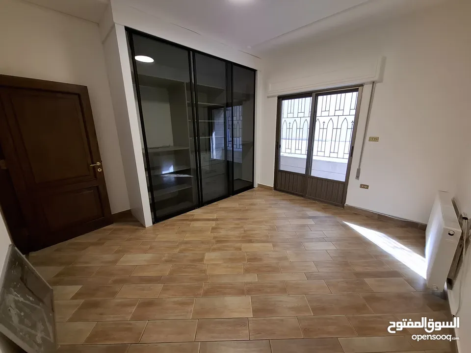 شقة غير مفروشة للإيجار ( Property 40836 )-175064131