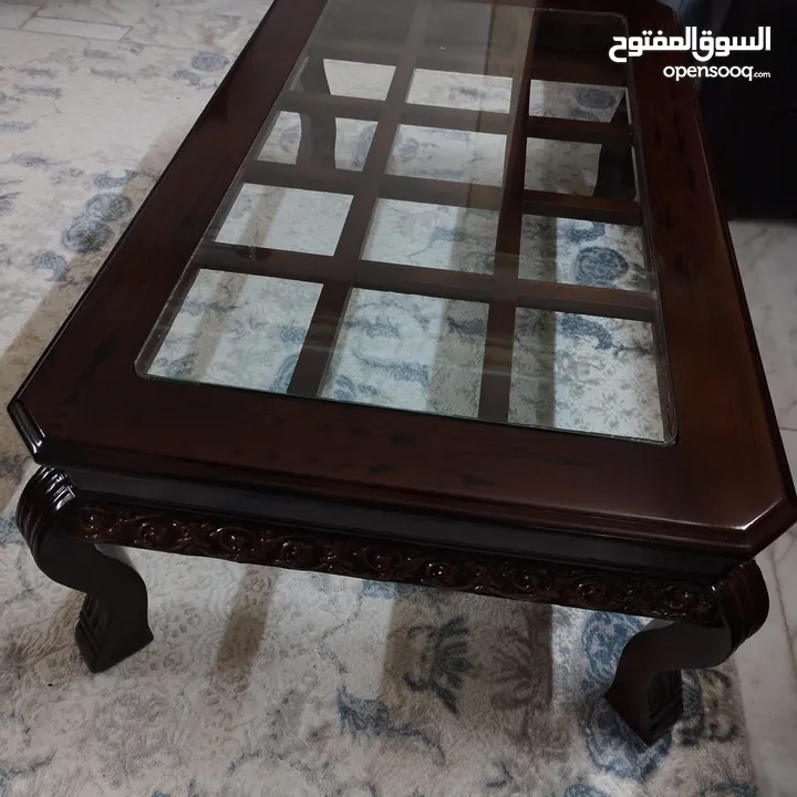 طاولة سفرة وفضية مصري حفر من الطراز الرفيع .   كراسي خشب زان عدد 8   للإستفسار