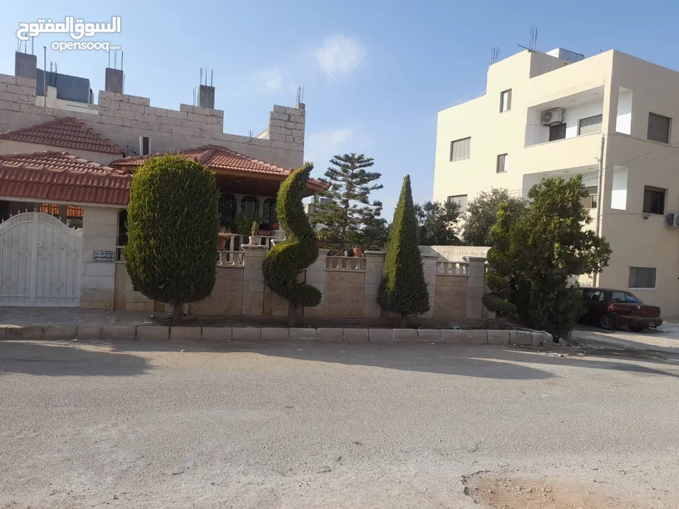 منزل (شبه فيلا) للبيع اربد (حوارة)