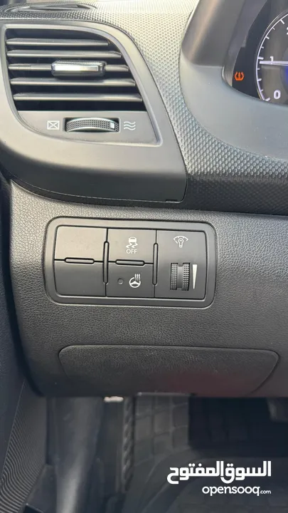 هونداي أكسنت ماتور 1600ديزل تيربو (135حصان) انتاج 2015 تسيير 2018 عداد قليل 92000 اصلي إقتصادية جداً