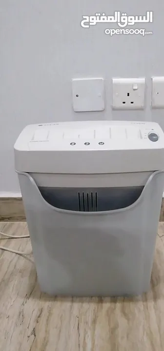 آلة تقطيع الأوراق التي تحتوي على الخصوصية