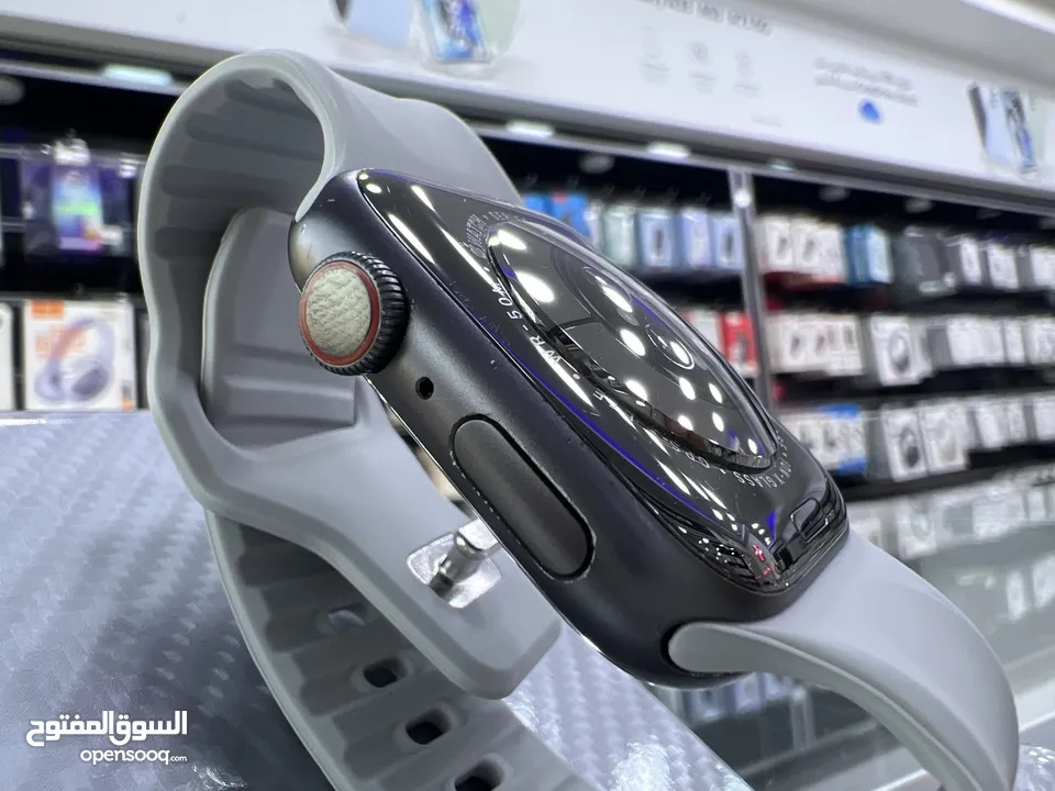 Used Apple Watch Series 6 (44mm)  ساعة ايفون الاصدار السادس قياس 44 مم مستعملة بحالة ممتازة ////////