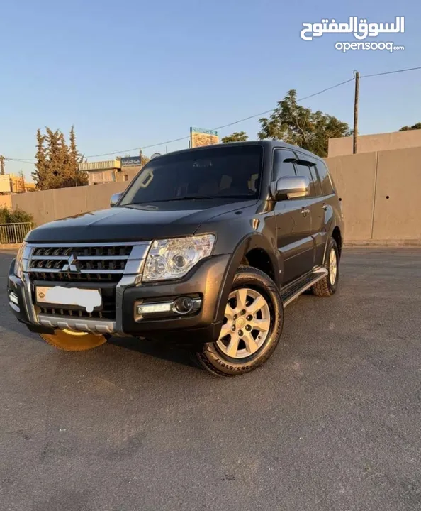 ميتسوبيشي باجيرو 2022 للإيجار