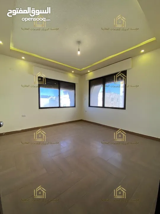 شقة جديدة - لم تسكن - ضاحية الرشيد - 4نوم 2ماستر - 350م - بلكونات بإطلالة مميزة
